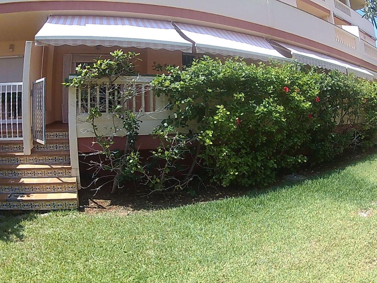 Bonito apartamento en primerla linea de playa Dénia Exterior foto