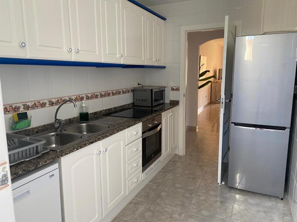 Bonito apartamento en primerla linea de playa Dénia Exterior foto